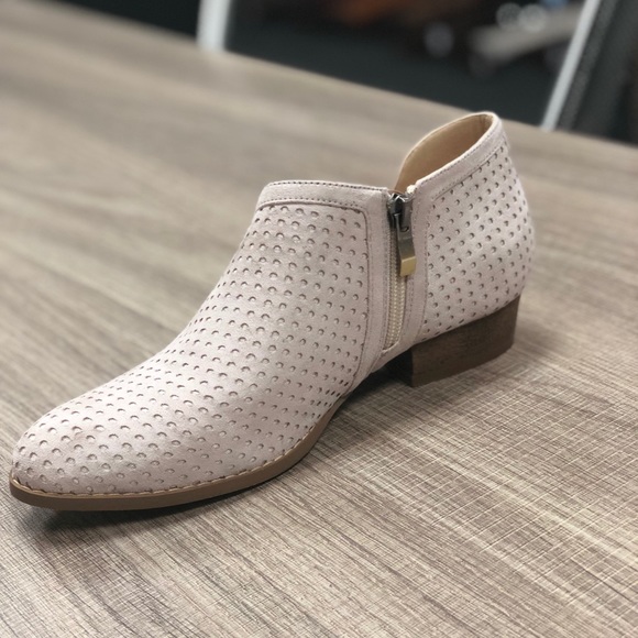 Cyber monday sale PERFORATED SIDE CUT OUT BOOTIE - Picture 5 of 6